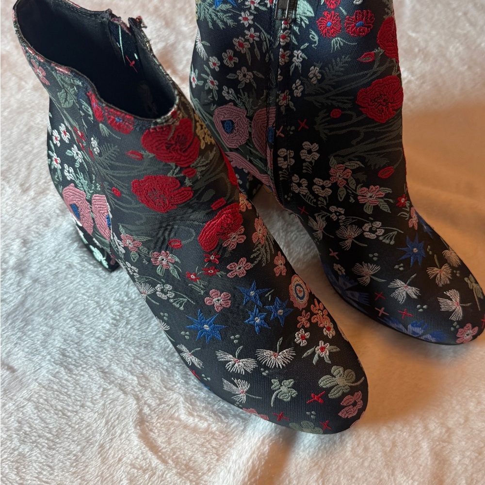 Zigi Soho Black Floral Embroidered Heeled Boots